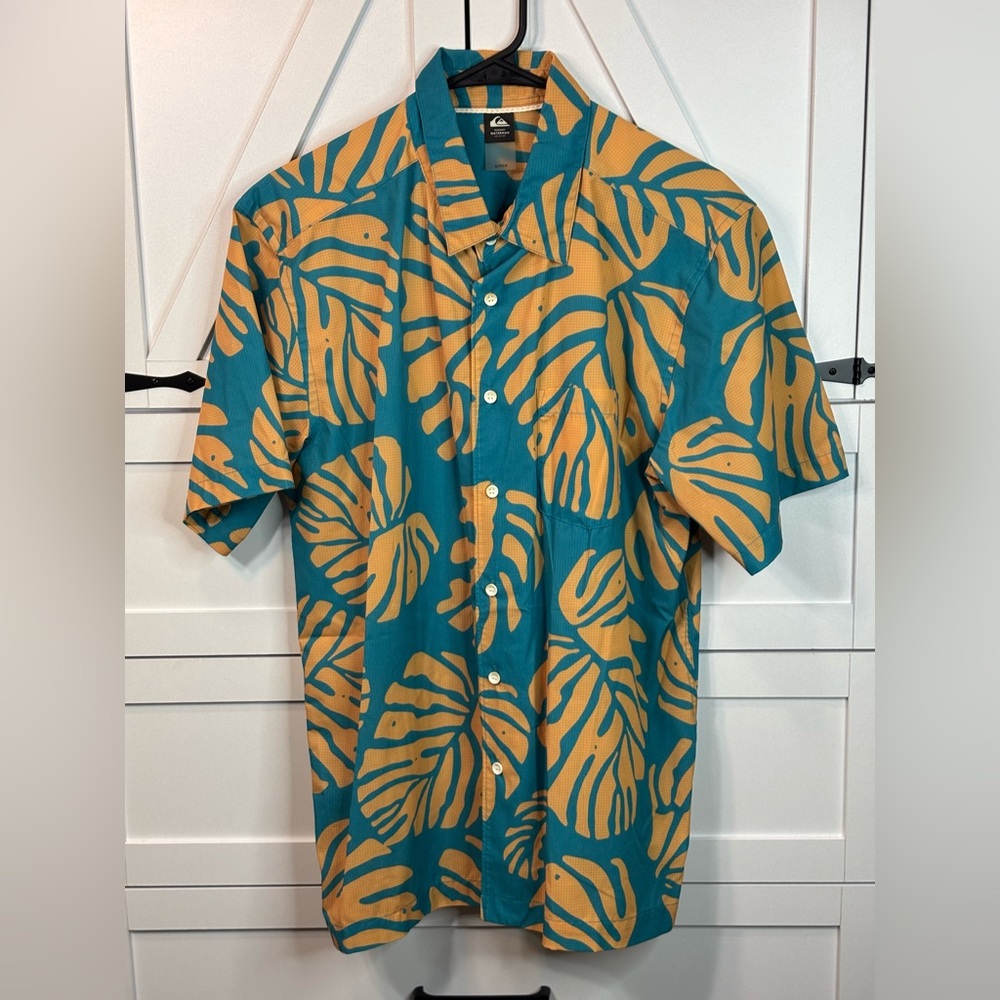 Men’s Quiksilver Teal and Mustard Tropical Leaf Short-Sleeve Button-Up